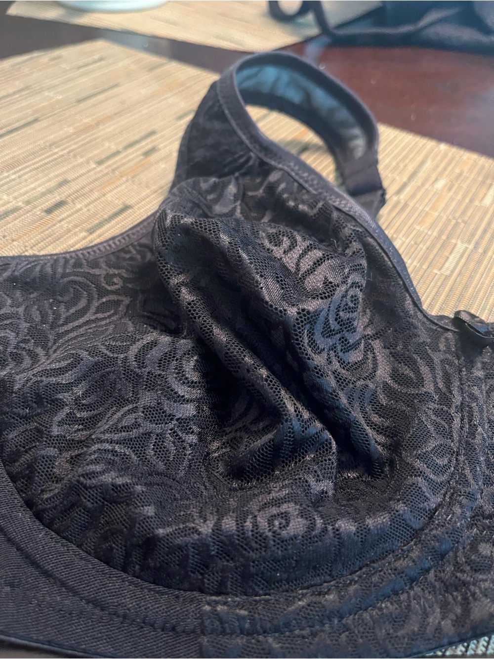Breezies Black Floral Underwire Bra -40c preloved - Picture 2 of 5